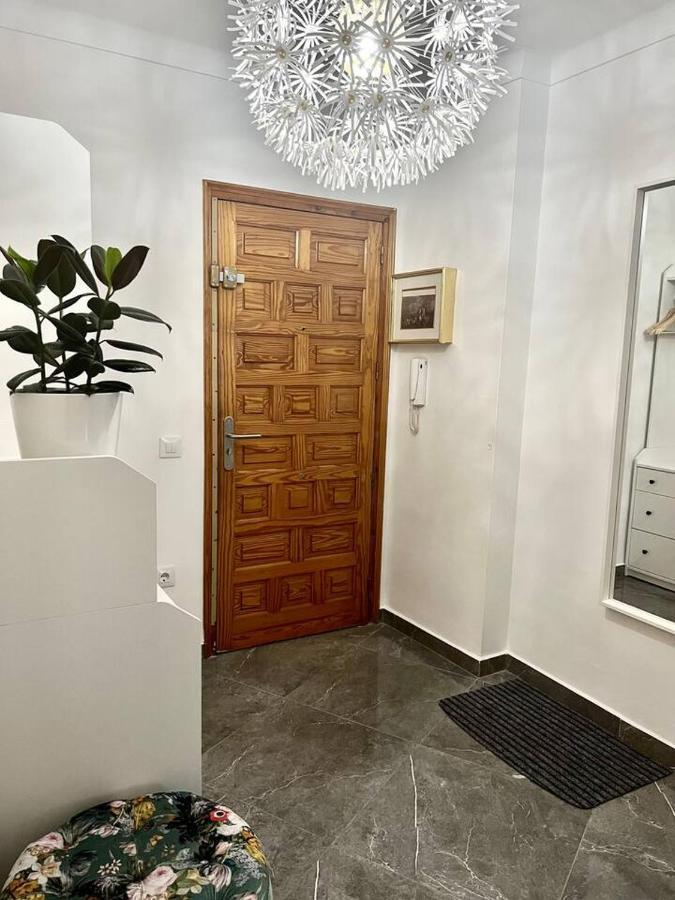 Amplio Apartamento Tranquilo Cerca De La Playa Ρόζες Εξωτερικό φωτογραφία