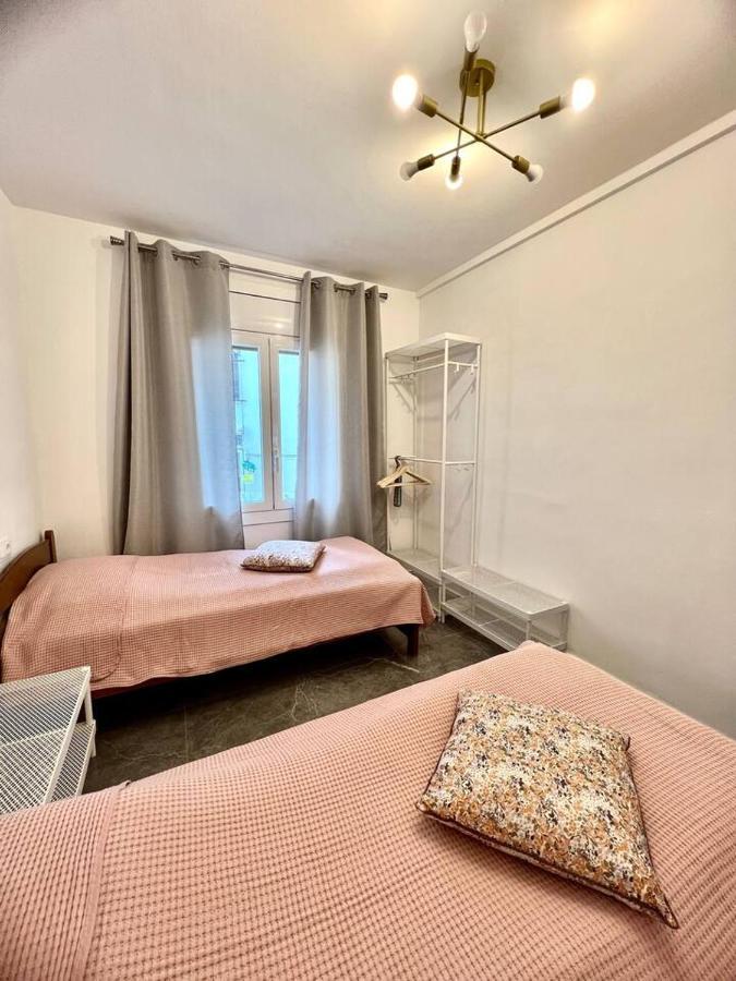 Amplio Apartamento Tranquilo Cerca De La Playa Ρόζες Εξωτερικό φωτογραφία