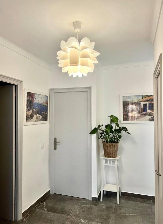Amplio Apartamento Tranquilo Cerca De La Playa Ρόζες Εξωτερικό φωτογραφία