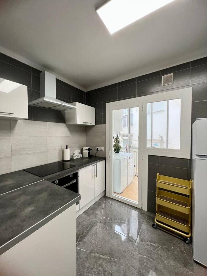 Amplio Apartamento Tranquilo Cerca De La Playa Ρόζες Εξωτερικό φωτογραφία
