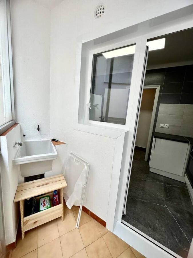 Amplio Apartamento Tranquilo Cerca De La Playa Ρόζες Εξωτερικό φωτογραφία